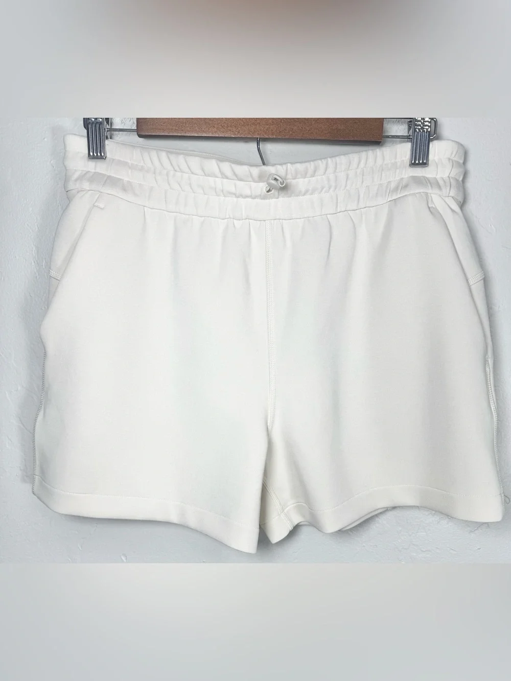 Lululemon Softstreme Bone High Rise Shorts 4”